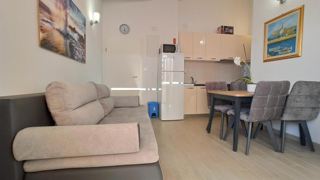 Jakopovic Apartments Rogoznica  Luaran gambar